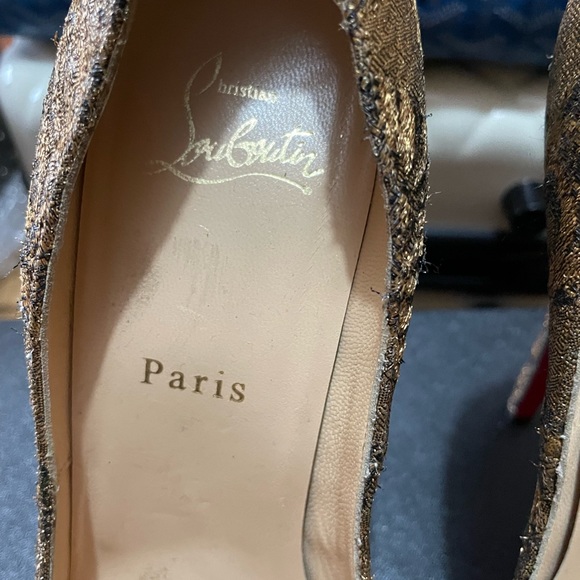 Christian Louboutin Brocade Pumps. - Picture 3 of 14